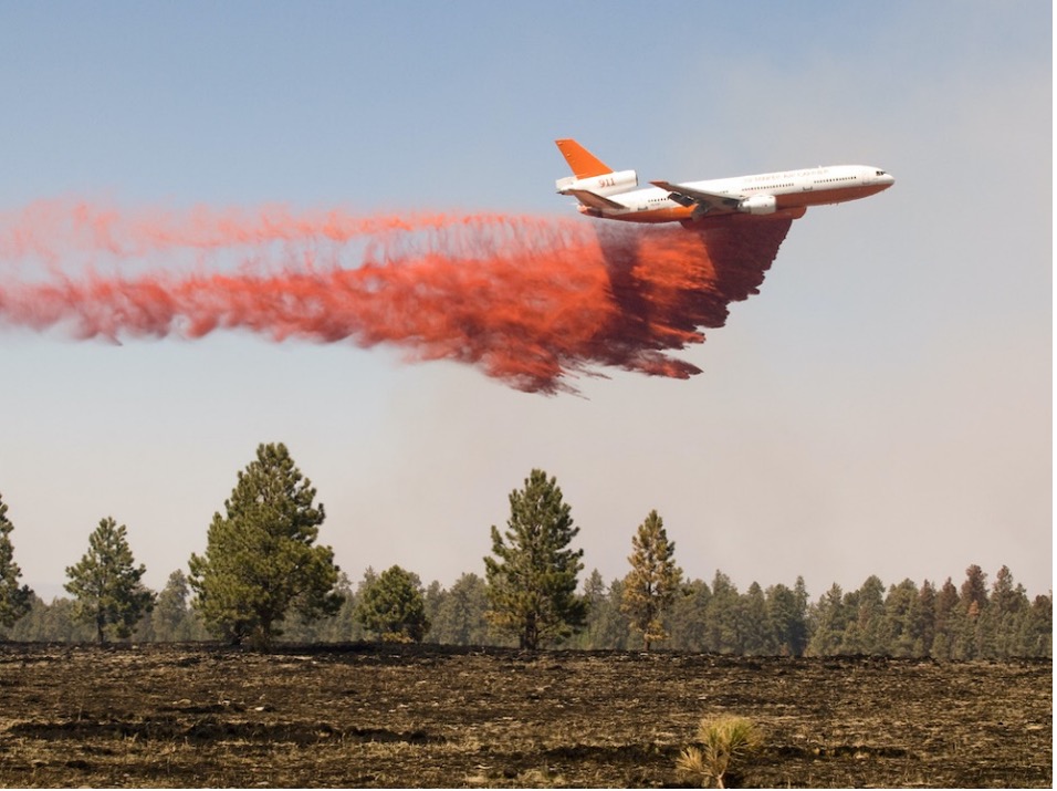 Airtanker dropping fire retardant.jpg NASA Applied Sciences